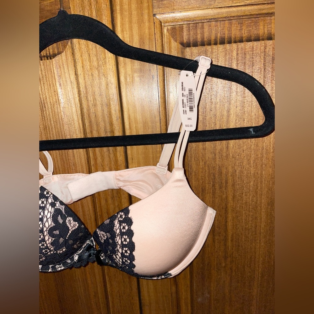 NWT Victoria’s Secret Very Sexy Push-up bra. Cream with black lace.
